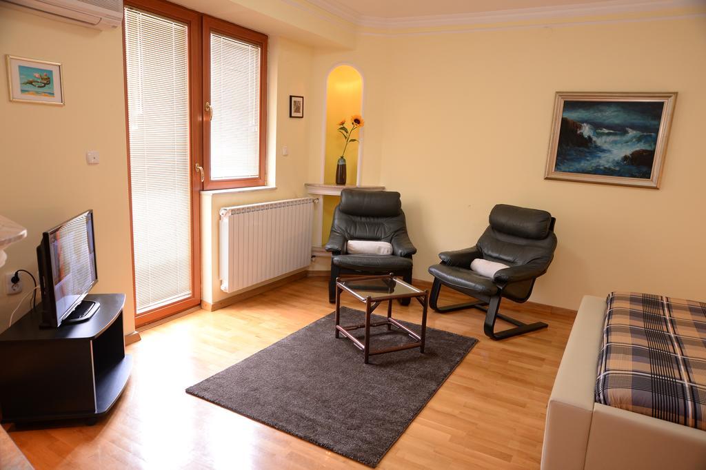 Exclusive Central Apartments Скопье Экстерьер фото