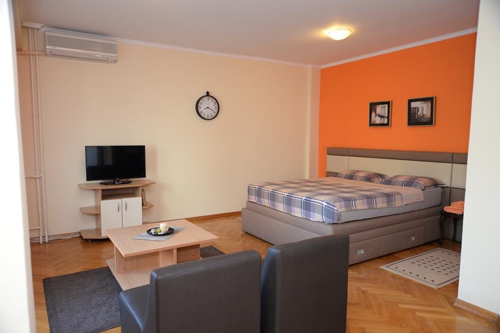 Exclusive Central Apartments Скопье Экстерьер фото
