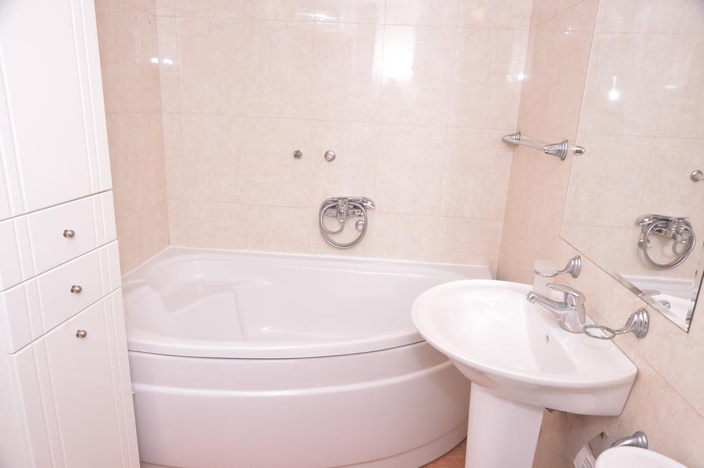 Exclusive Central Apartments Скопье Экстерьер фото